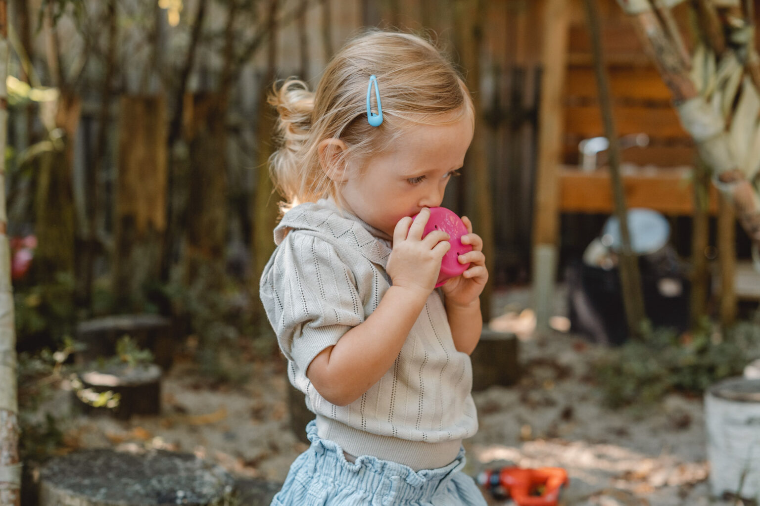 Portrait- moderne und natürliche Kindergartenfotografie